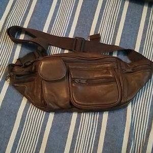 Vintage brown leather waist/fannie pack